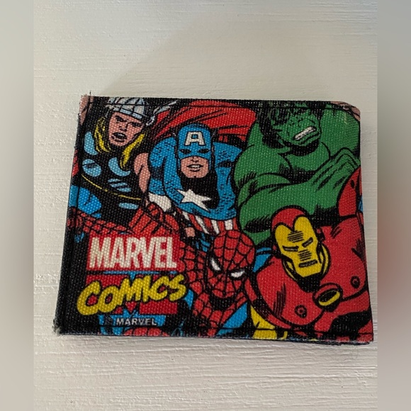 Buckle Down X Marvel Comics Captain America HULK Spider-man wallet - Picture 1 of 6